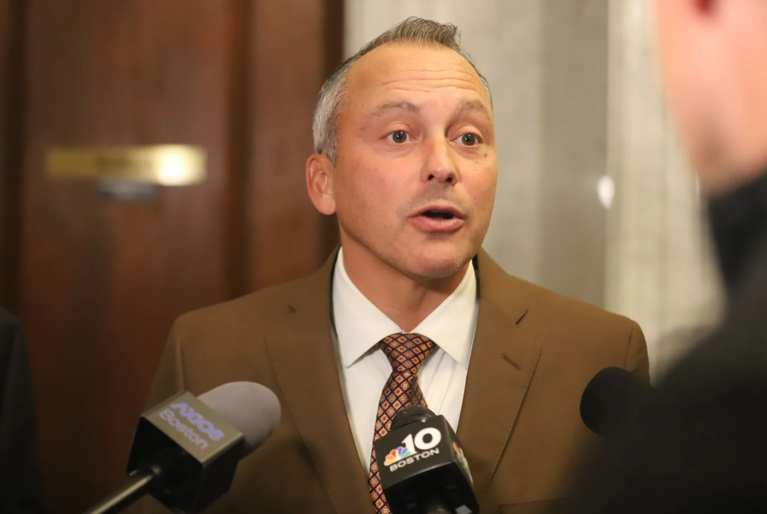 Who controls liquor licenses? Mass. lawmakers remain divided